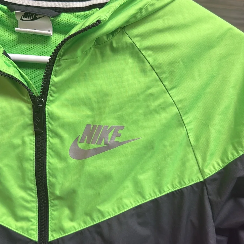 NIKE Athleisure Green Activewear Jackets